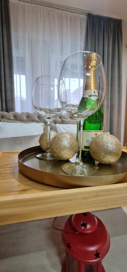 Design Apartment Business Lux 4 Star "Rio" Completely Business Lux Place In The City Center & Free Included Industry Optical Wifi & Netflix & Keyless Code Entry & Full Smart App & Kitchen & Washing Machine & Wide Terrace & Secure 2 Parking Place Τσούπρια Εξωτερικό φωτογραφία
